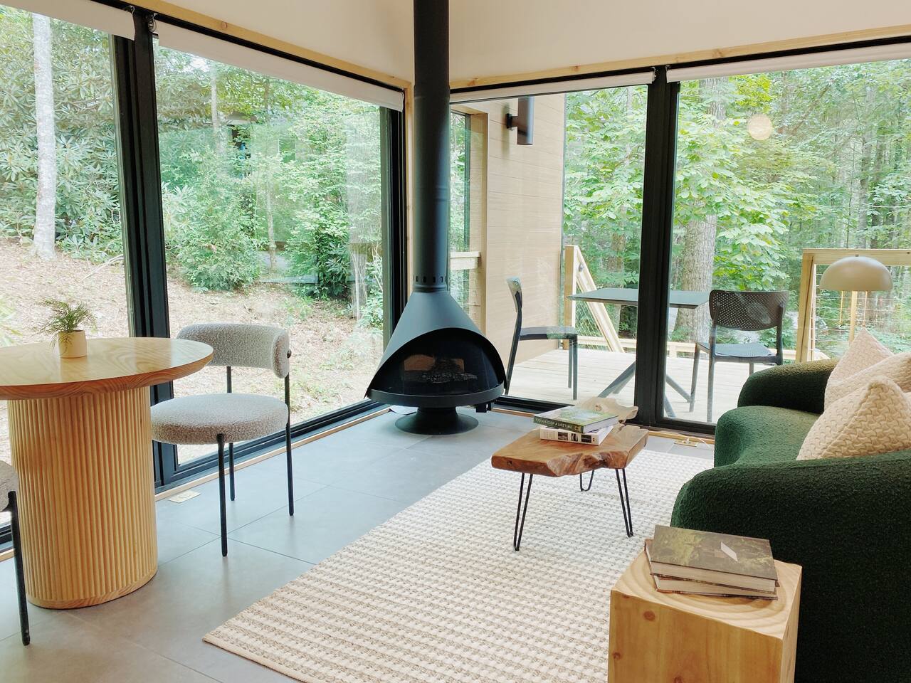 Romantic Treehouse Loft w/ Fireplace | Lunori 4