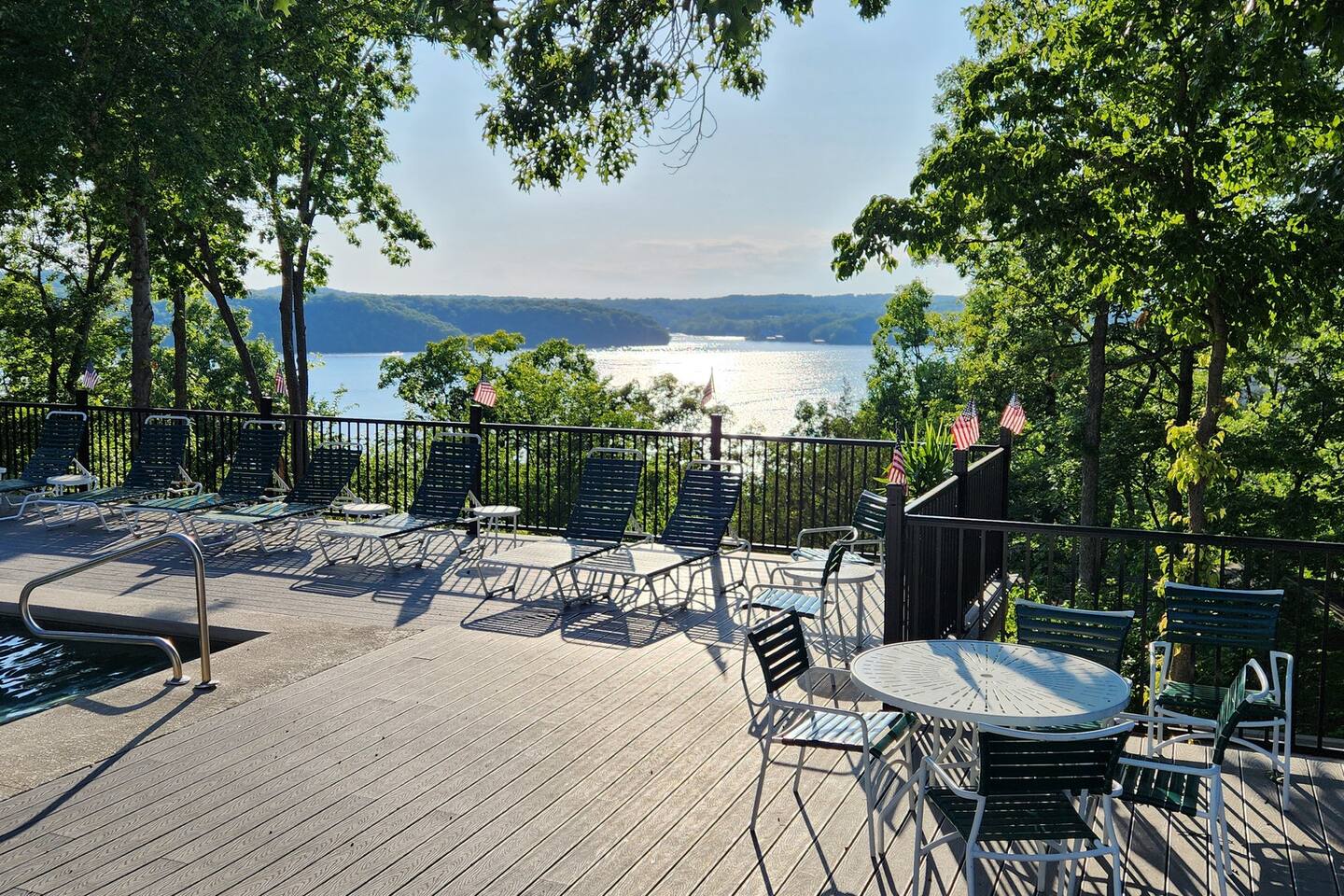 Aloha Forest Retreat, Dual Decks & Nature Views