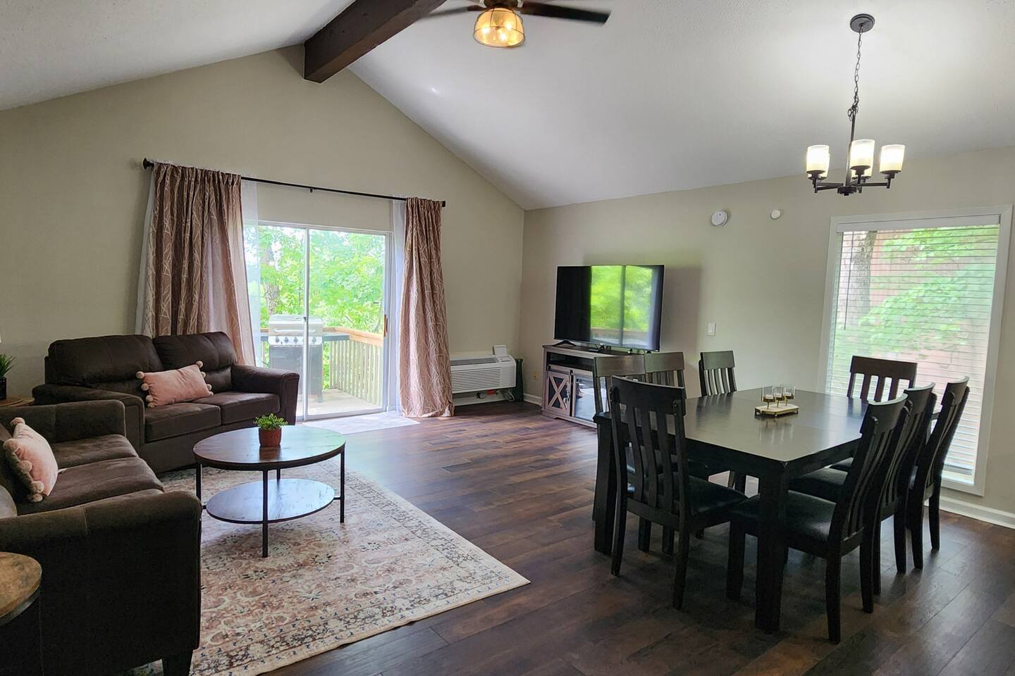 Aloha Forest Retreat, Dual Decks & Nature Views