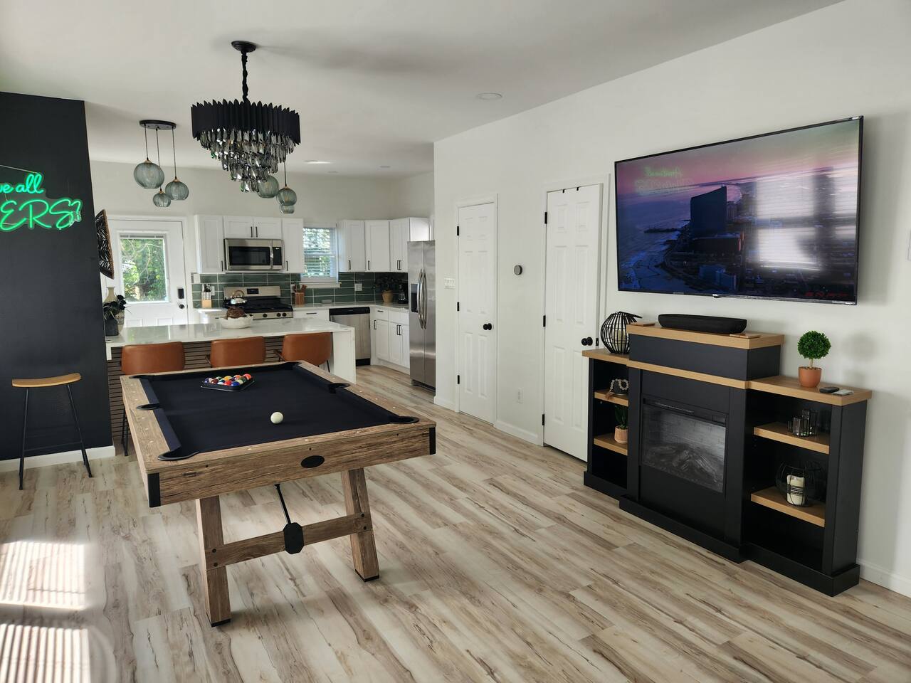 Whiskey Rose AC-New Renovation! With Pool Table!