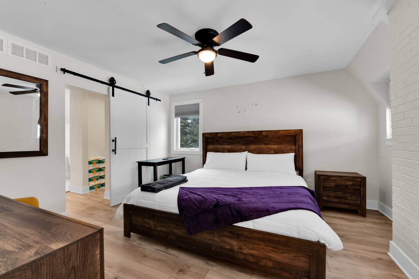 *NEW* King Bed Cozy Retreat near Lake Fenton