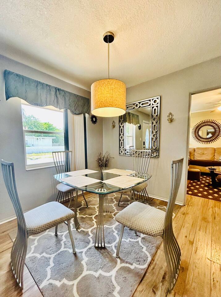 !NEW LISTING!CHARMING HOME-TREE SWING-BBQ-NEAR BEACH/PARK/LAKE/RESTAURANT/SHOPS!