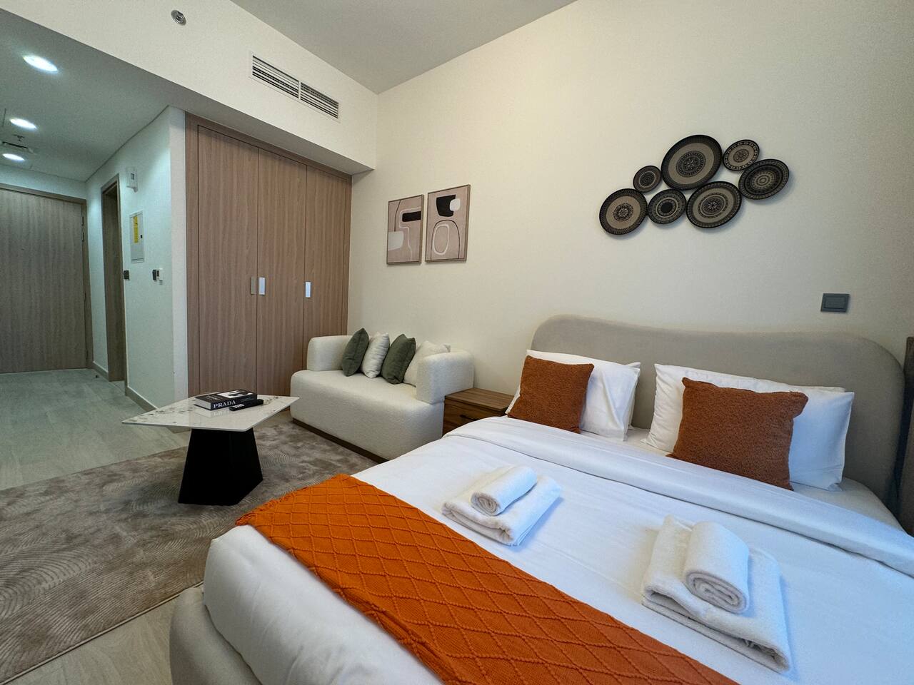 ASHRI HH Stylish, Cozy Studio In Riviera 25 — Dubai — vacation rental