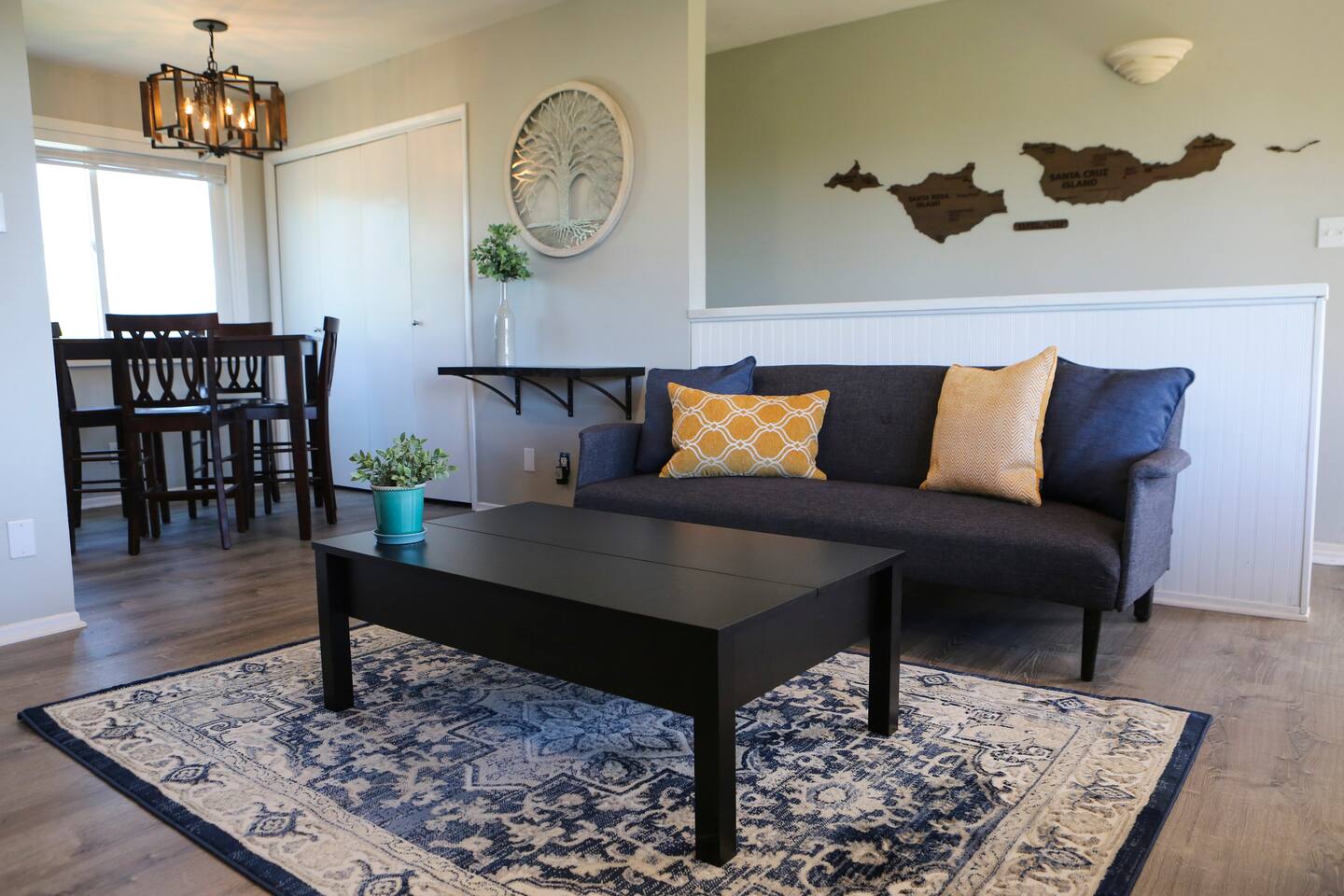 GREAT VIEWS - Stylish - Whole Home - Over the Oaks