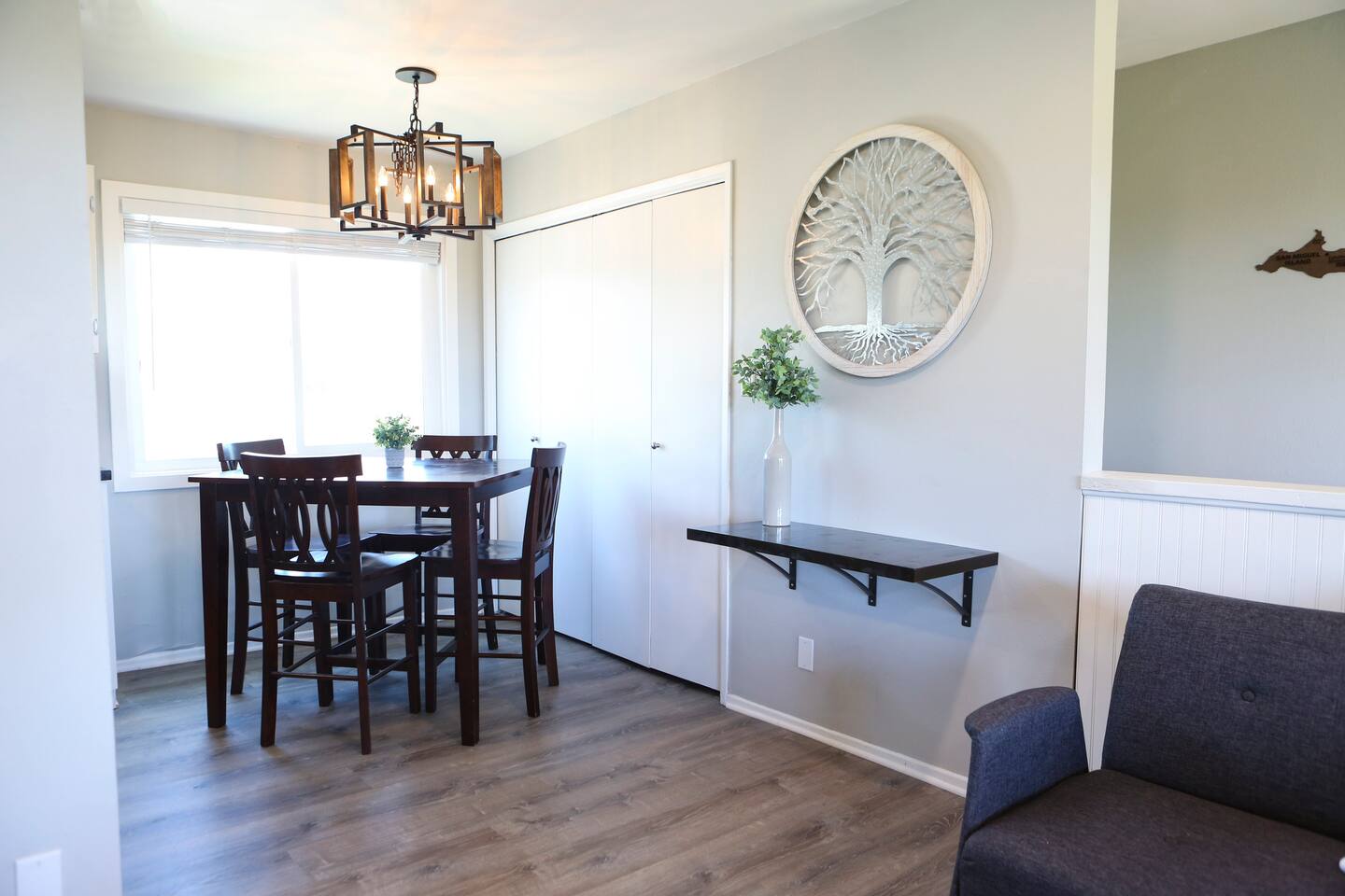 GREAT VIEWS - Stylish - Whole Home - Over the Oaks