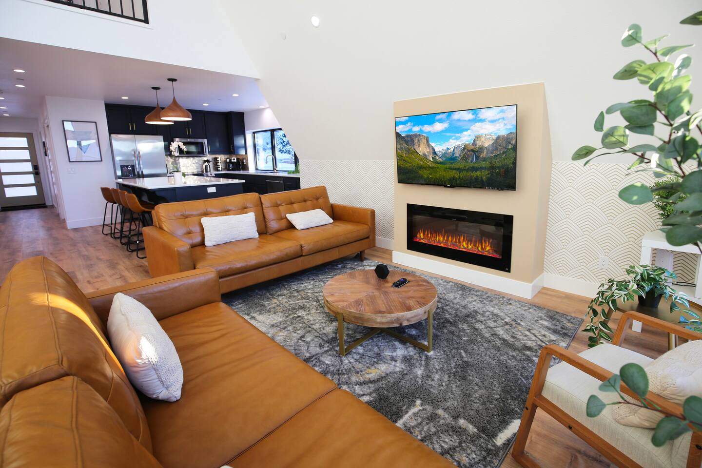 High End A-Frame - Hot Tub - Awesome Views - Yosemite - Electric Vehicle Friendly - Sleeps 10