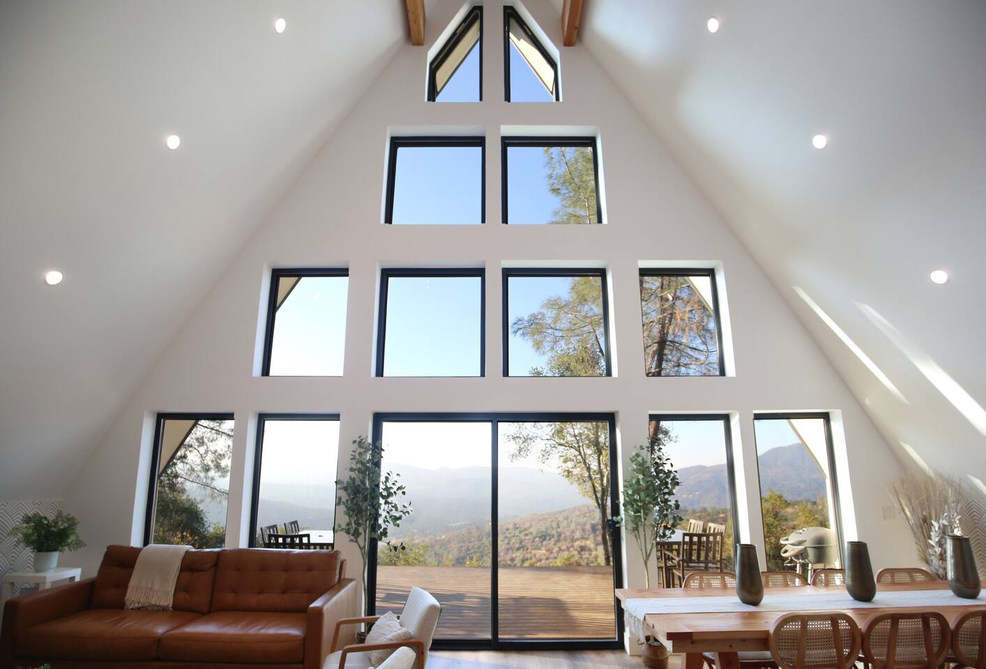 High End A-Frame - Hot Tub - Awesome Views - Yosemite - Electric Vehicle Friendly - Sleeps 10
