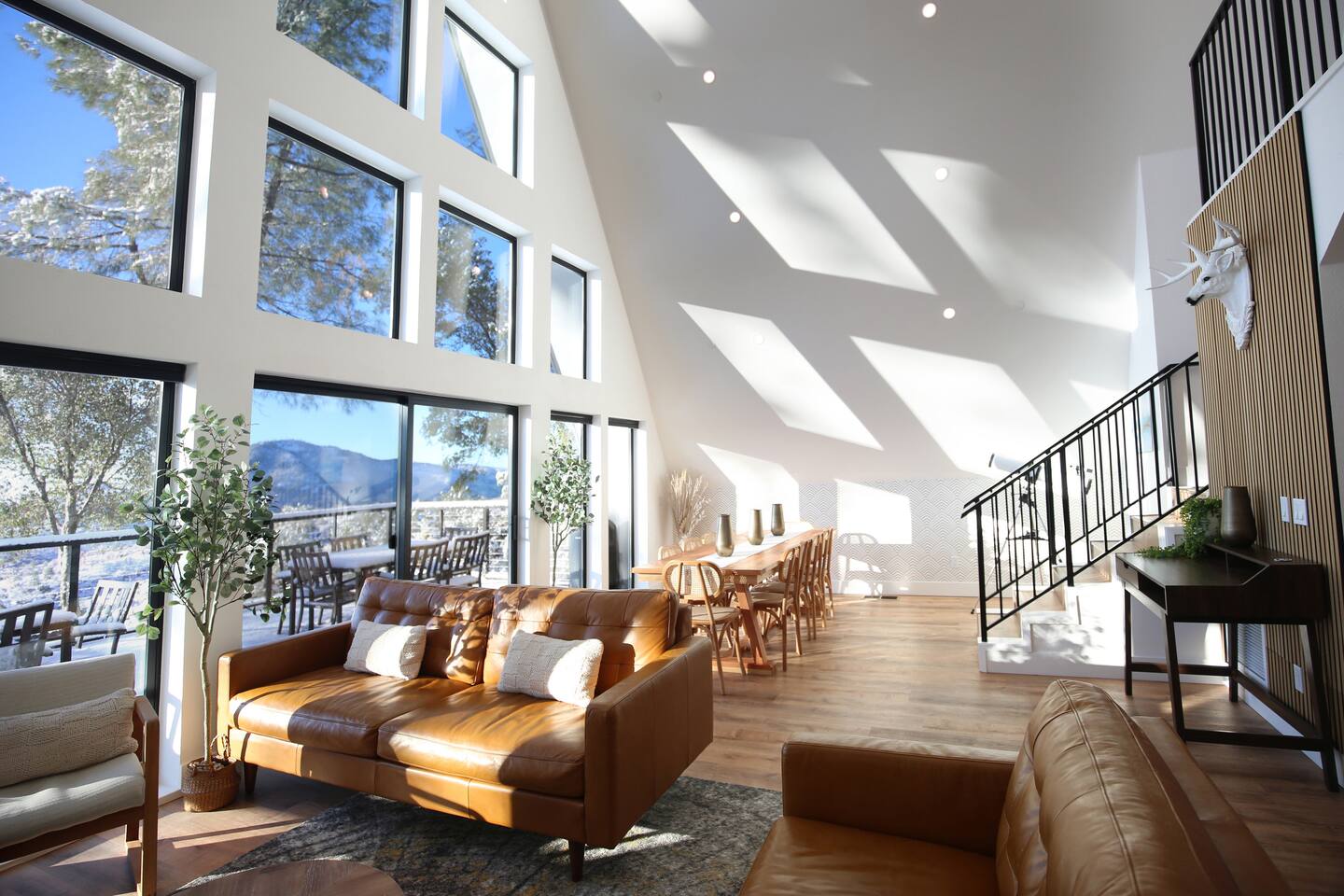 High End A-Frame - Hot Tub - Awesome Views - Yosemite - Electric Vehicle Friendly - Sleeps 10