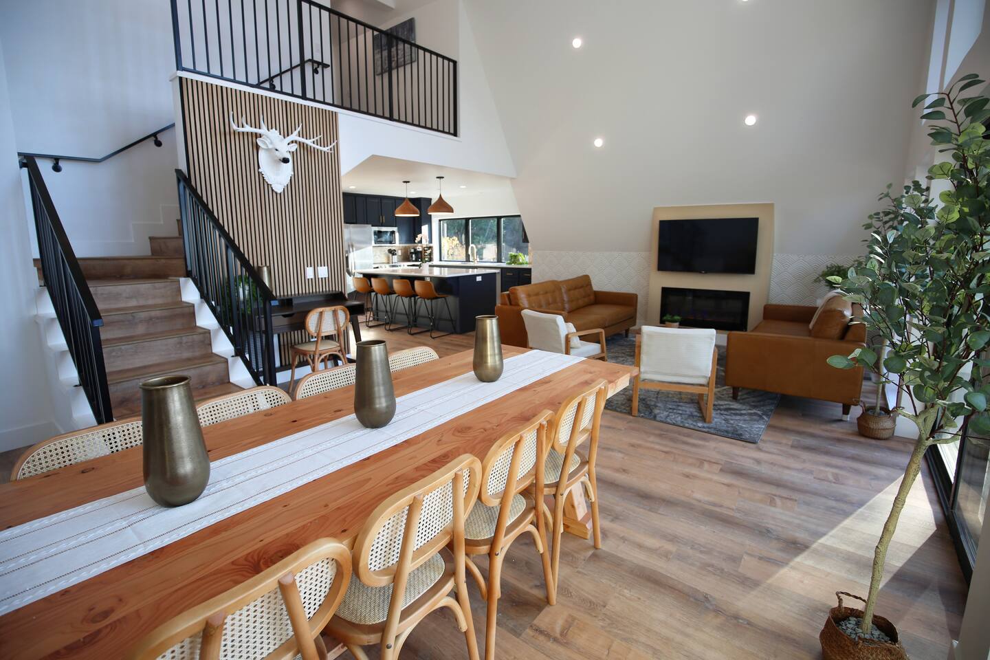 High End A-Frame - Hot Tub - Awesome Views - Yosemite - Electric Vehicle Friendly - Sleeps 10