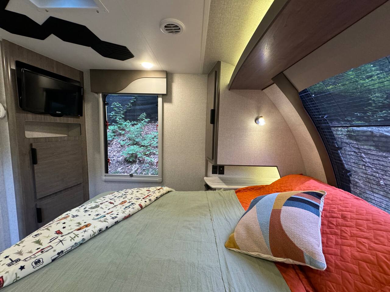 Coziest RV in Greenville on Wooded Acreage — Greenville — vacation rental
