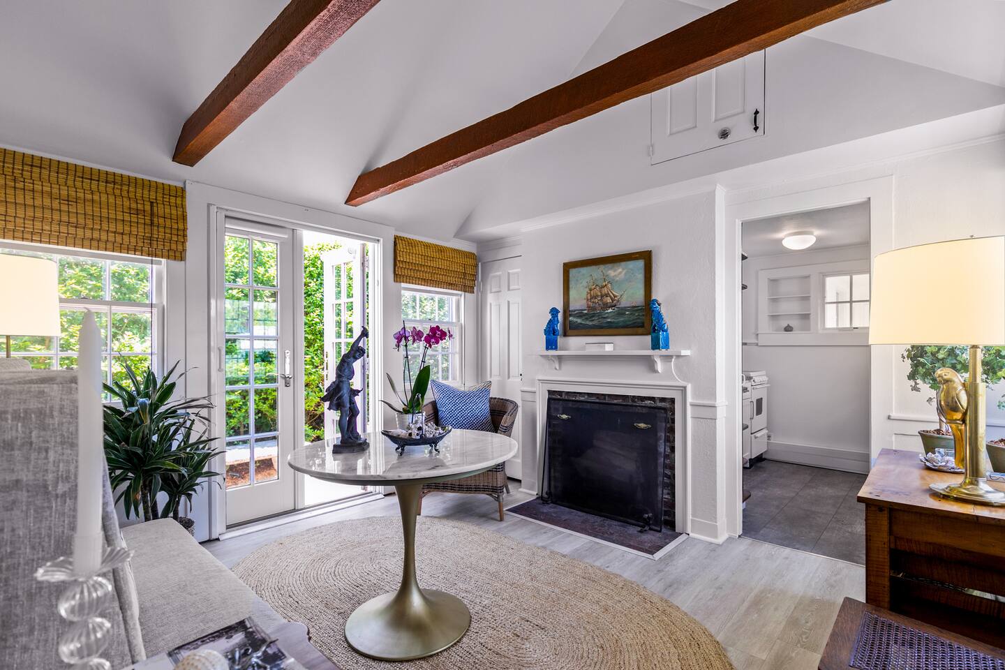 Sunny Beachfront Condo w/ Parking - Ptown West End