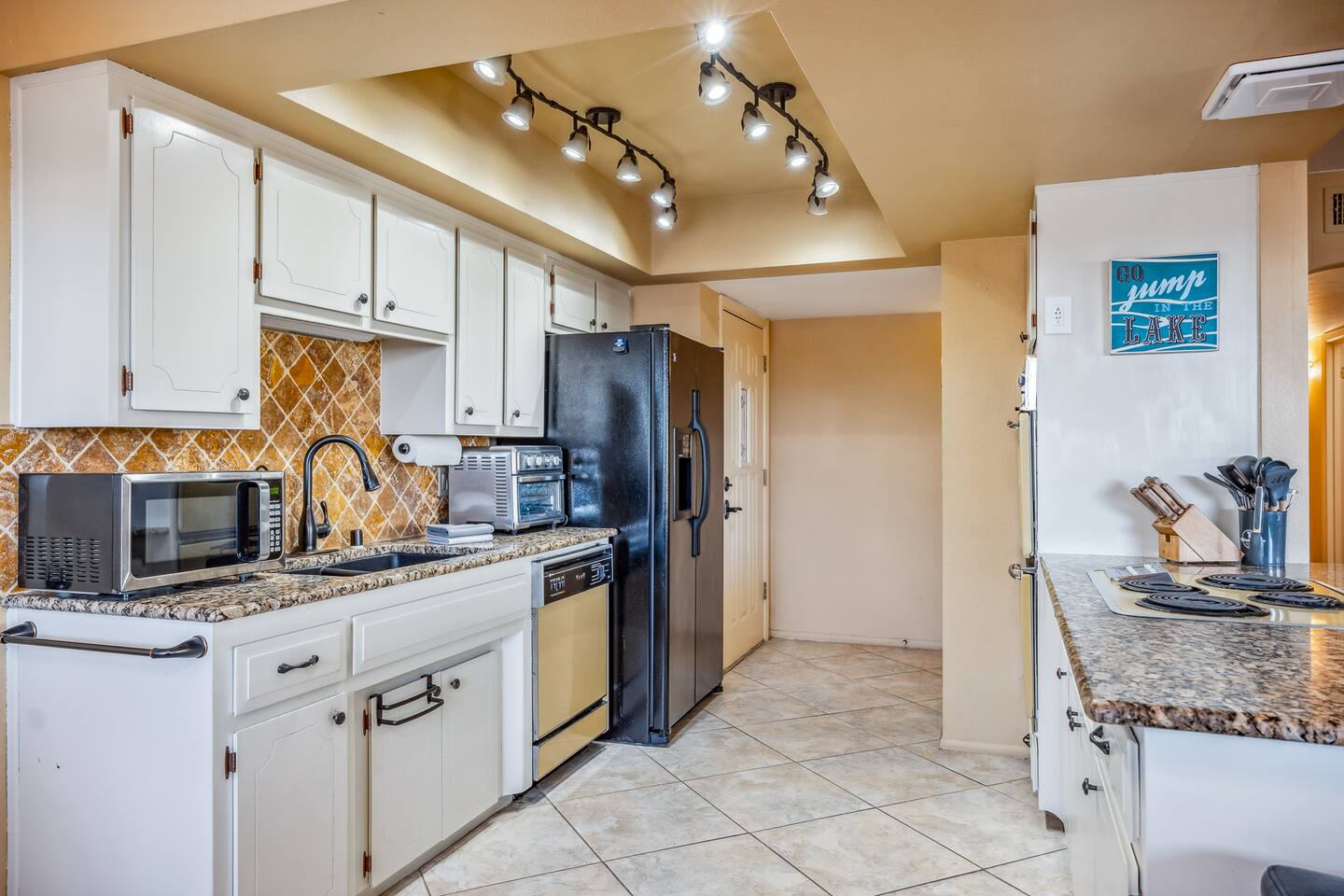 "Havasu Meadows" l 3bd l 3ba l Pool l BBQ