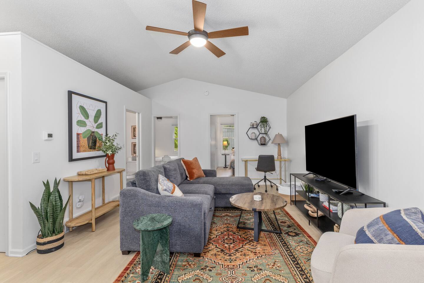Saugatuck - 2 Bedroom - Sleeps 6