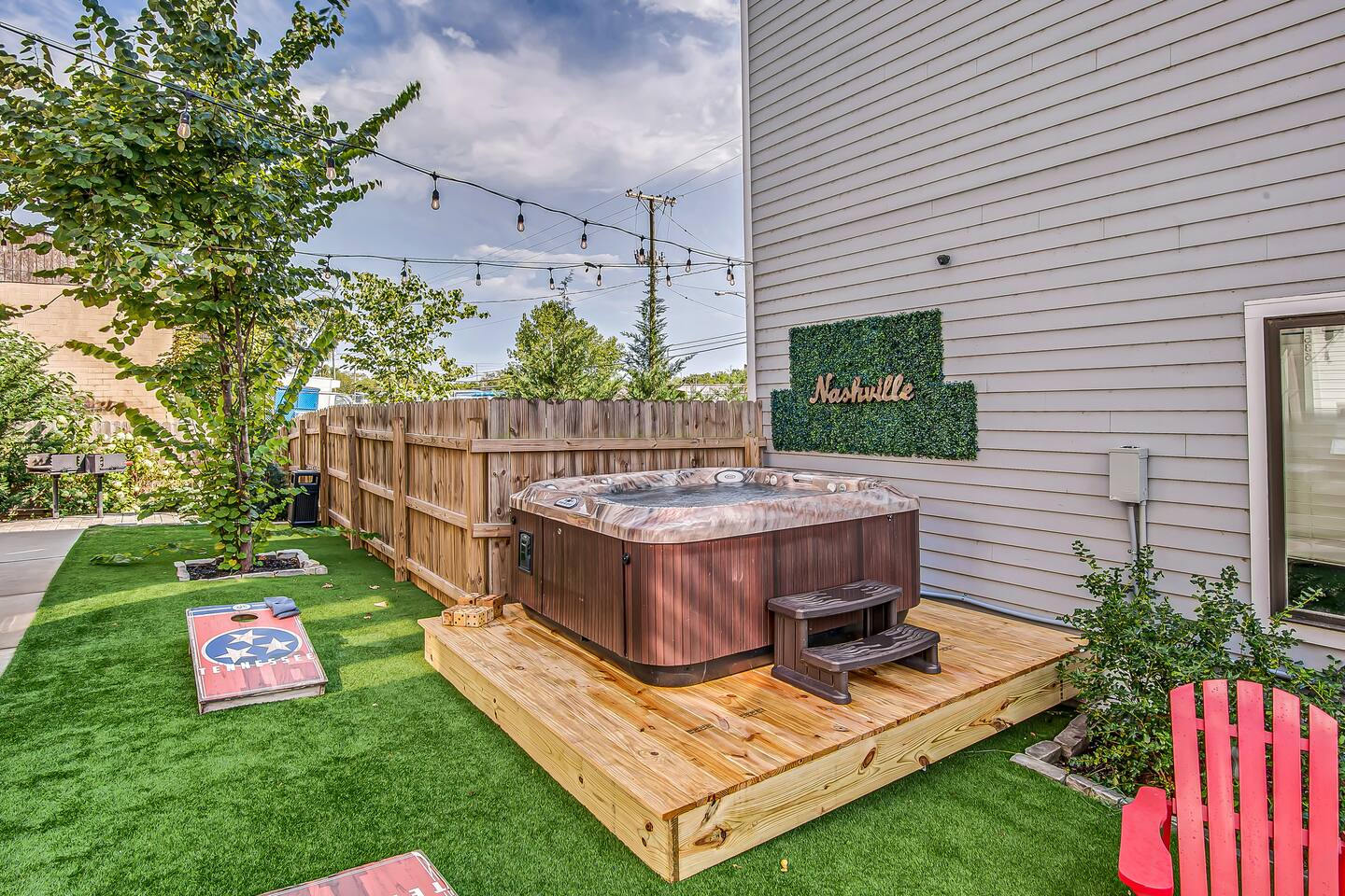 SideBySide-10min to DT-17bed-Karaoke/HotTub/PoolTB