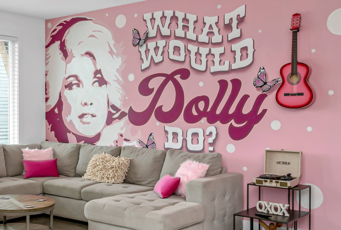 9bed-10min to DT-HotTub/Karaoke-Dolly’s Nash House