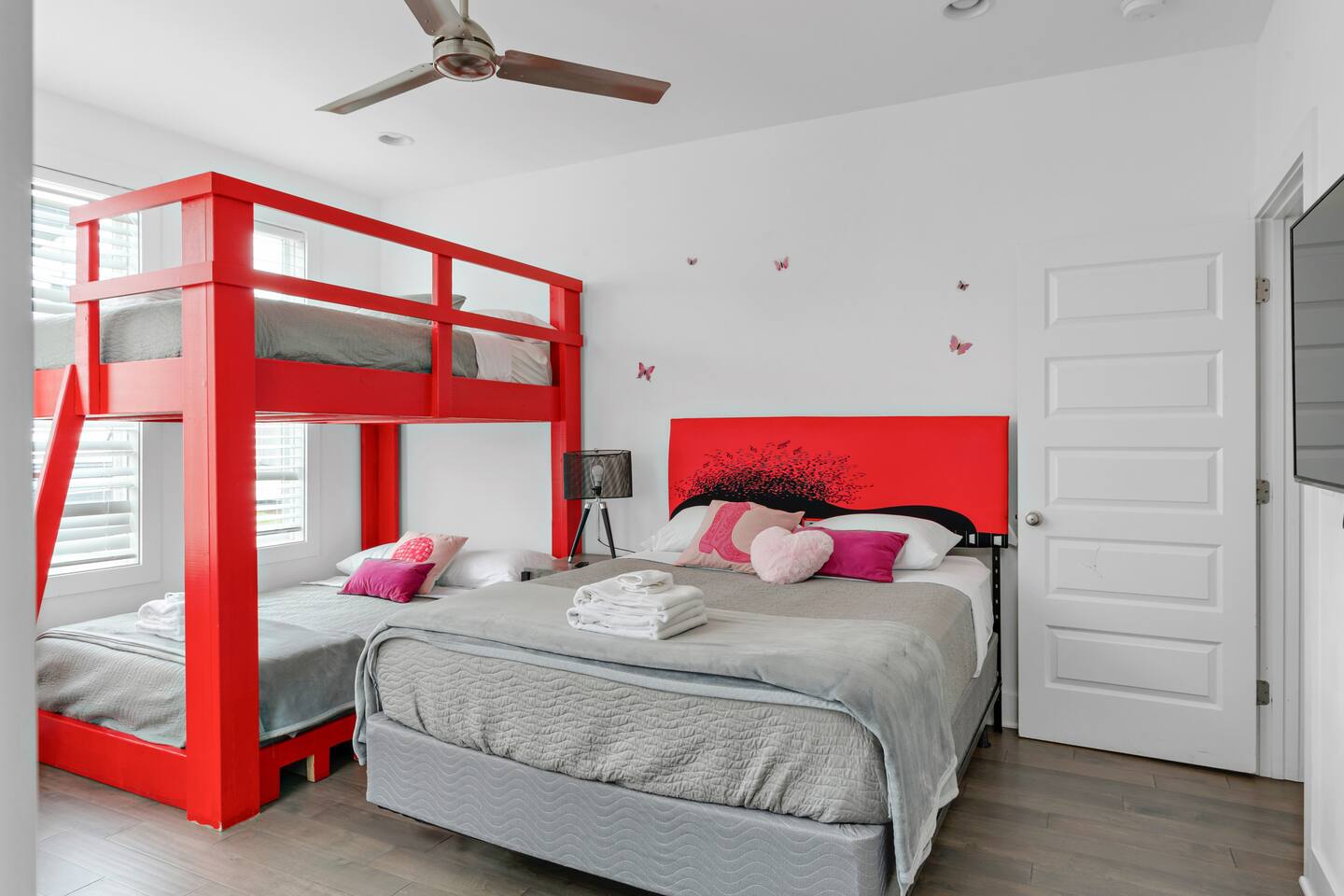 9bed-10min to DT-HotTub/Karaoke-Dolly’s Nash House