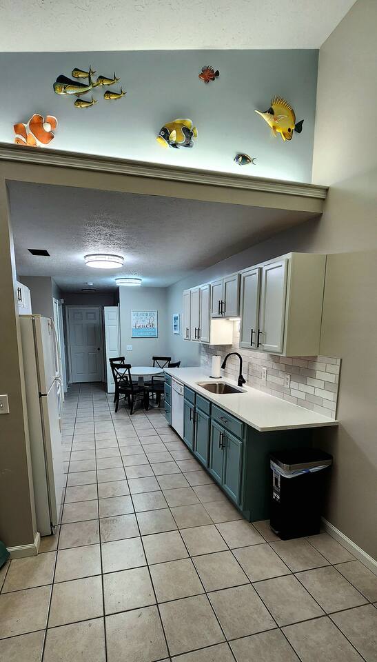 5926- Updated 2BR Duplex 4 Blocks to Beach-Sleeps6