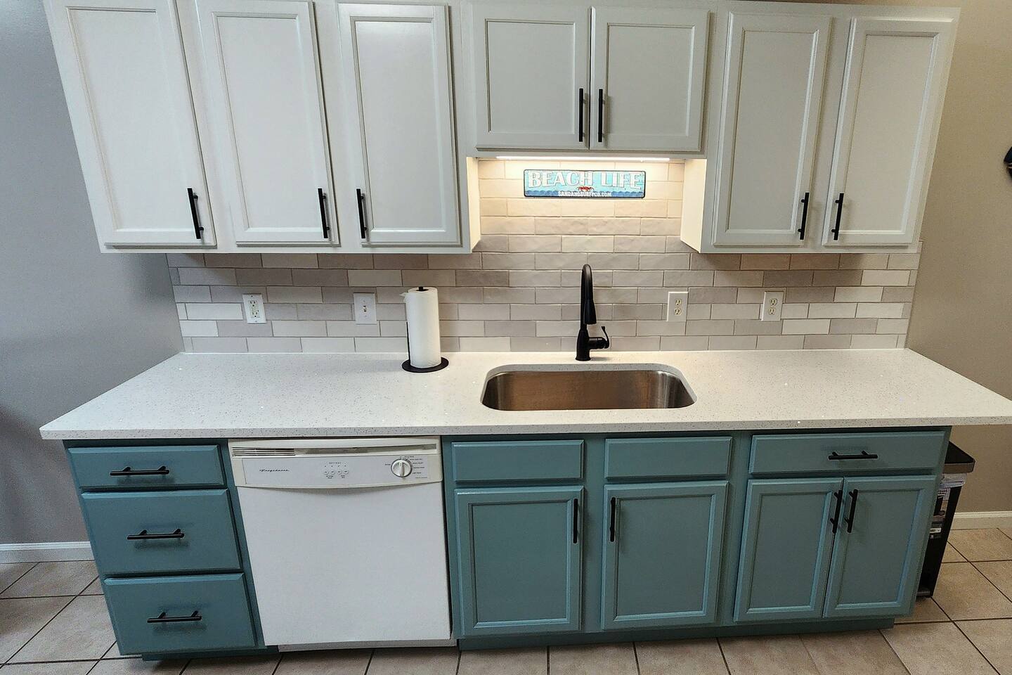 5926- Updated 2BR Duplex 4 Blocks to Beach-Sleeps6
