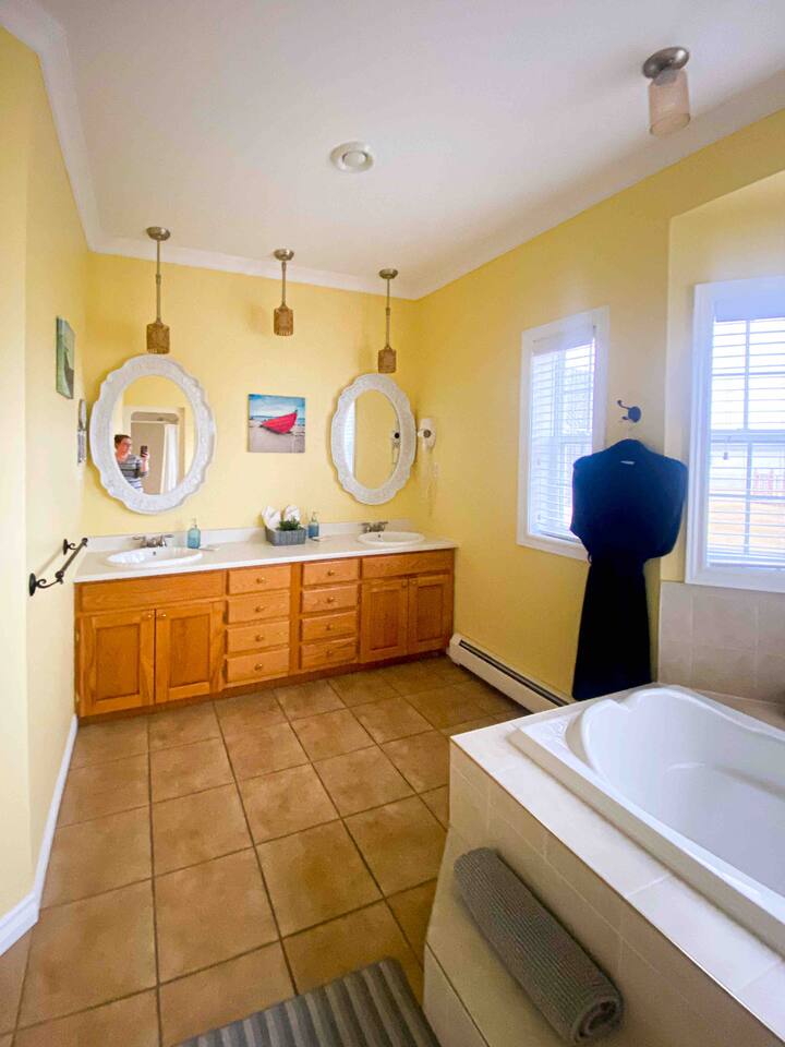 Seabreeze Suite at Seabreeze Inn.