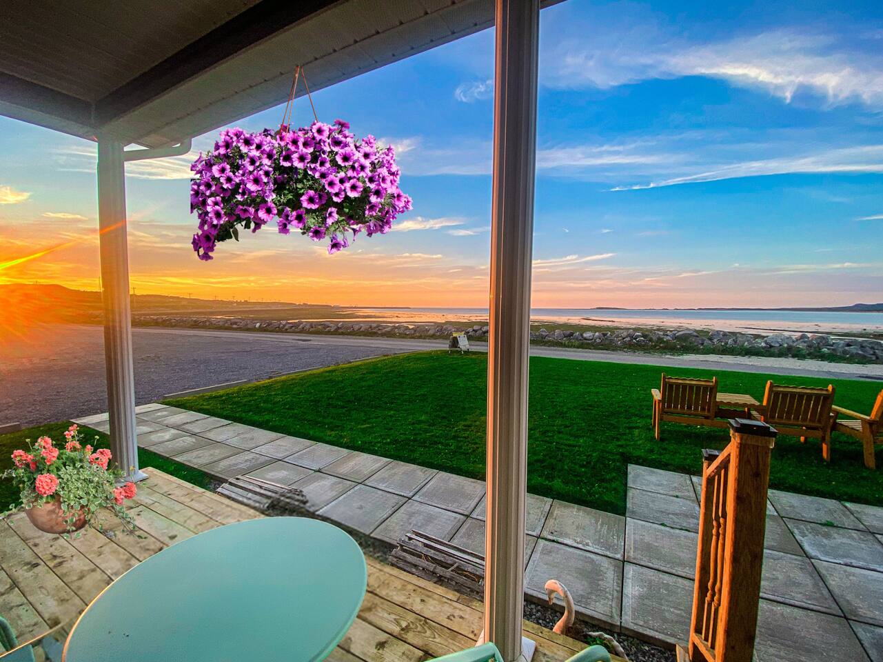 The Summerside Room at Seabreeze Inn