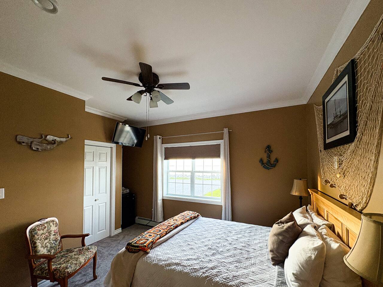 The Summerside Room at Seabreeze Inn