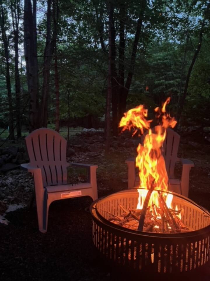 Hot Tub~Firepit~Beach Access, pets