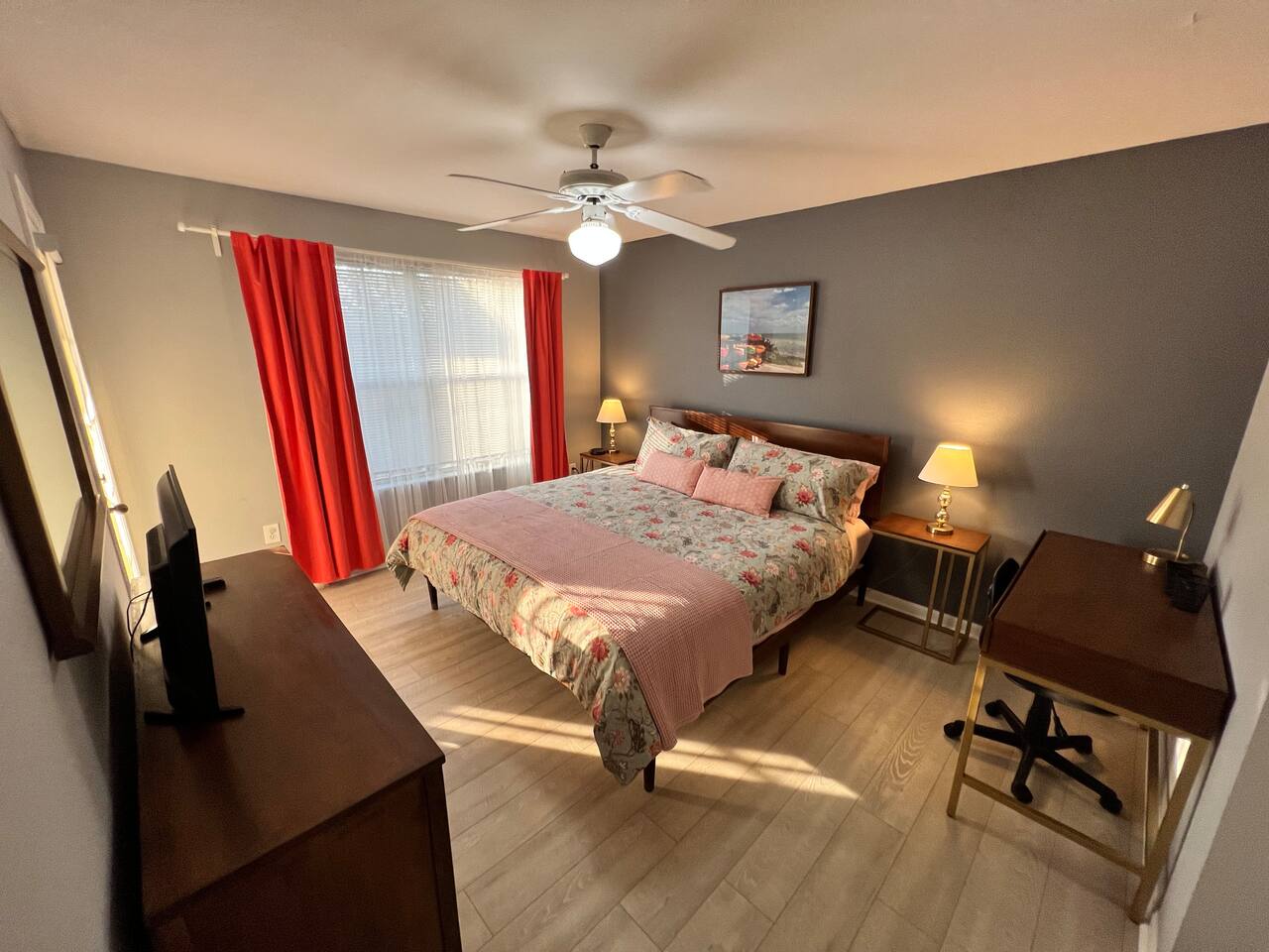 o CHARMING CONDO MINUTES FROM GORGEOUS CLEARWATER BEACHES o
