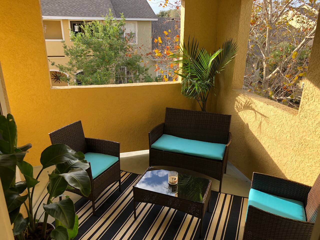 o CHARMING CONDO MINUTES FROM GORGEOUS CLEARWATER BEACHES o