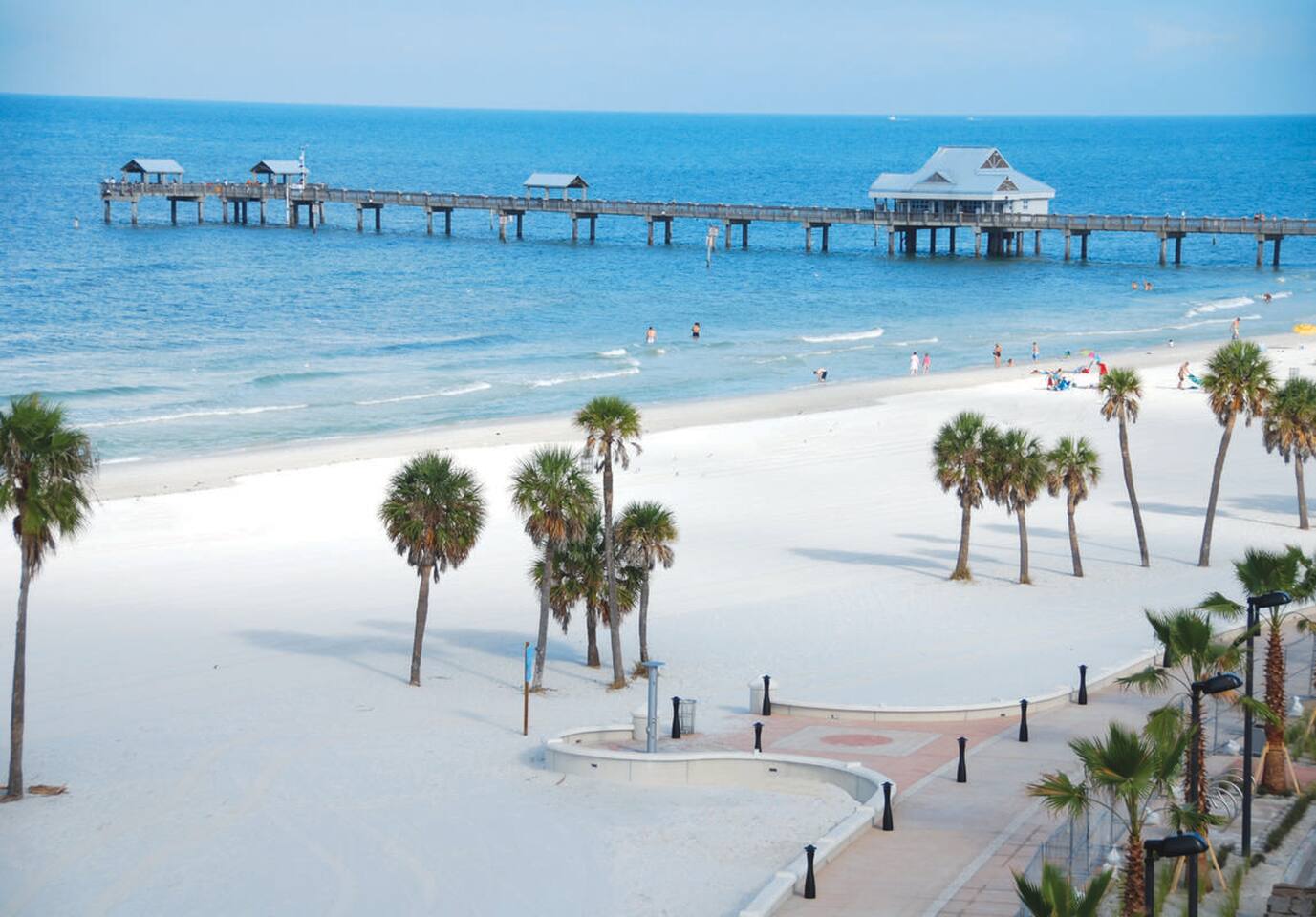 o BEAUTIFUL CONDO MINUTES FROM GORGEOUS CLEARWATER BEACHES o