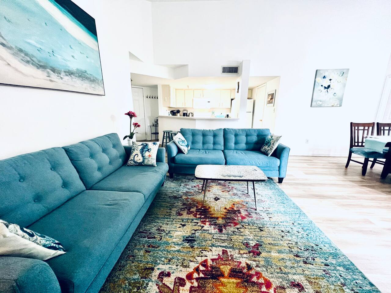 o BEAUTIFUL CONDO MINUTES FROM GORGEOUS CLEARWATER BEACHES o