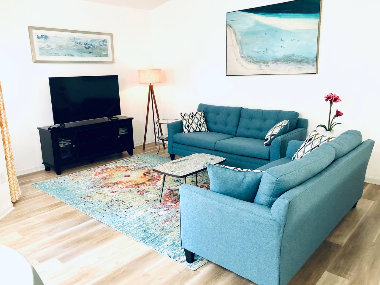 o BEAUTIFUL CONDO MINUTES FROM GORGEOUS CLEARWATER BEACHES o