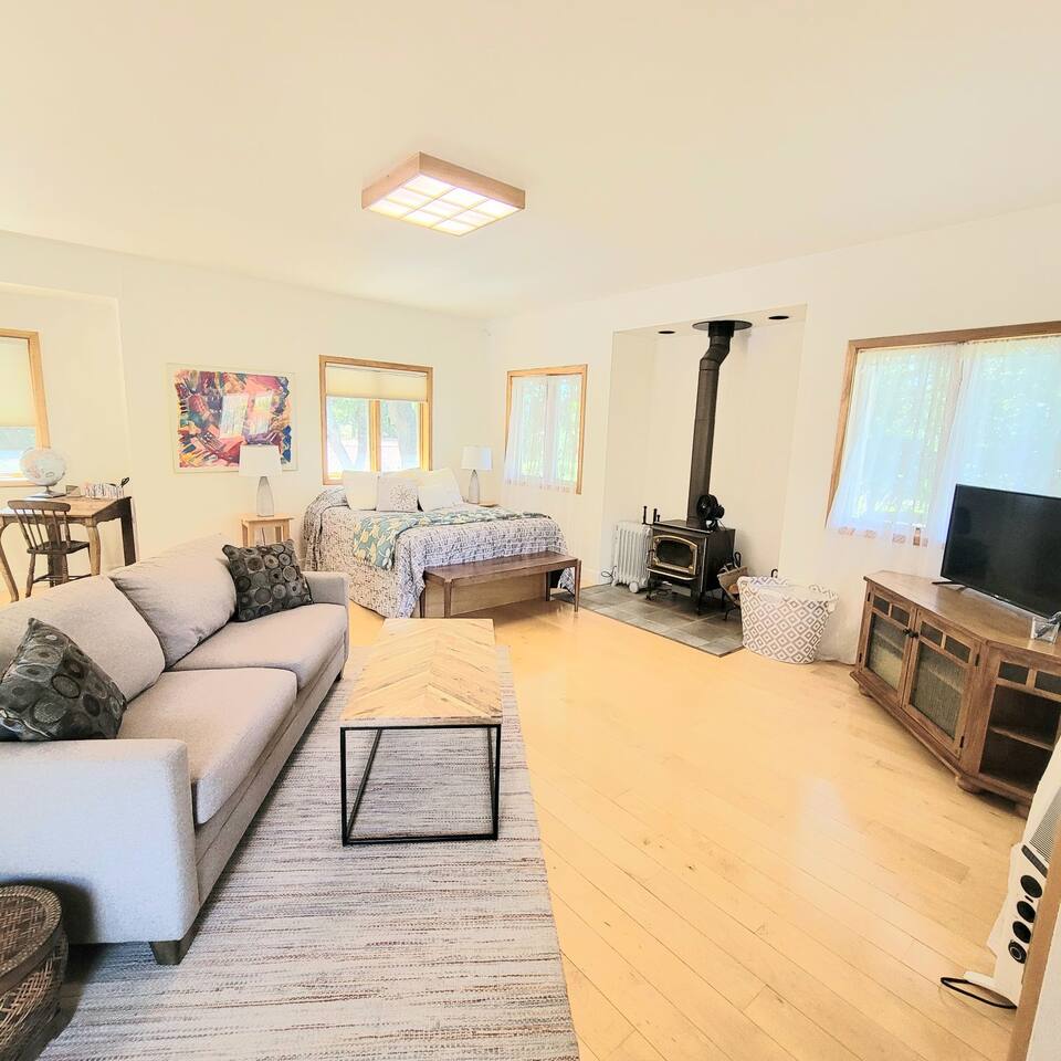 Sunset Cottage at Grizzly Peak Winery — Ashland — vacation rental