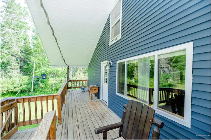 The Chalet - Spacious 7 bedroom near Sugarloaf, on Snowmobile and UTV trails, Hiking, Golf and Flagstaff Lake across the street