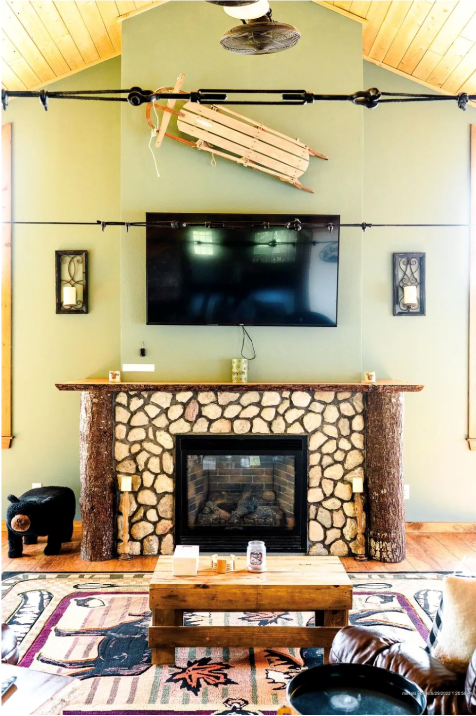 The Chalet - Spacious 7 bedroom near Sugarloaf, on Snowmobile and UTV trails, Hiking, Golf and Flagstaff Lake across the street