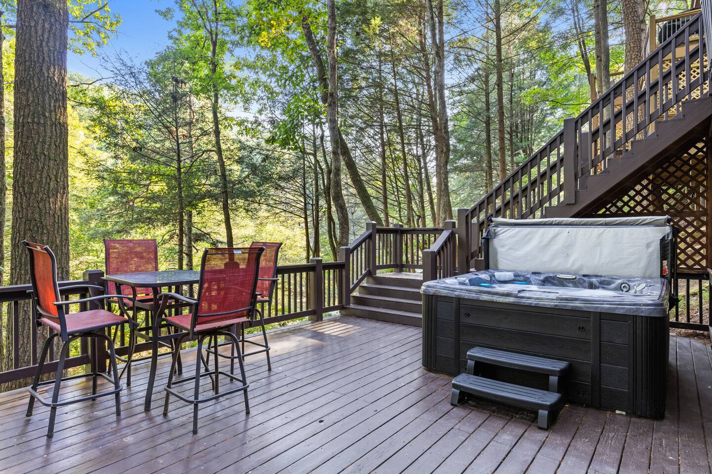 Private Cabin On River! HotTub, Fire Pit, Fishing