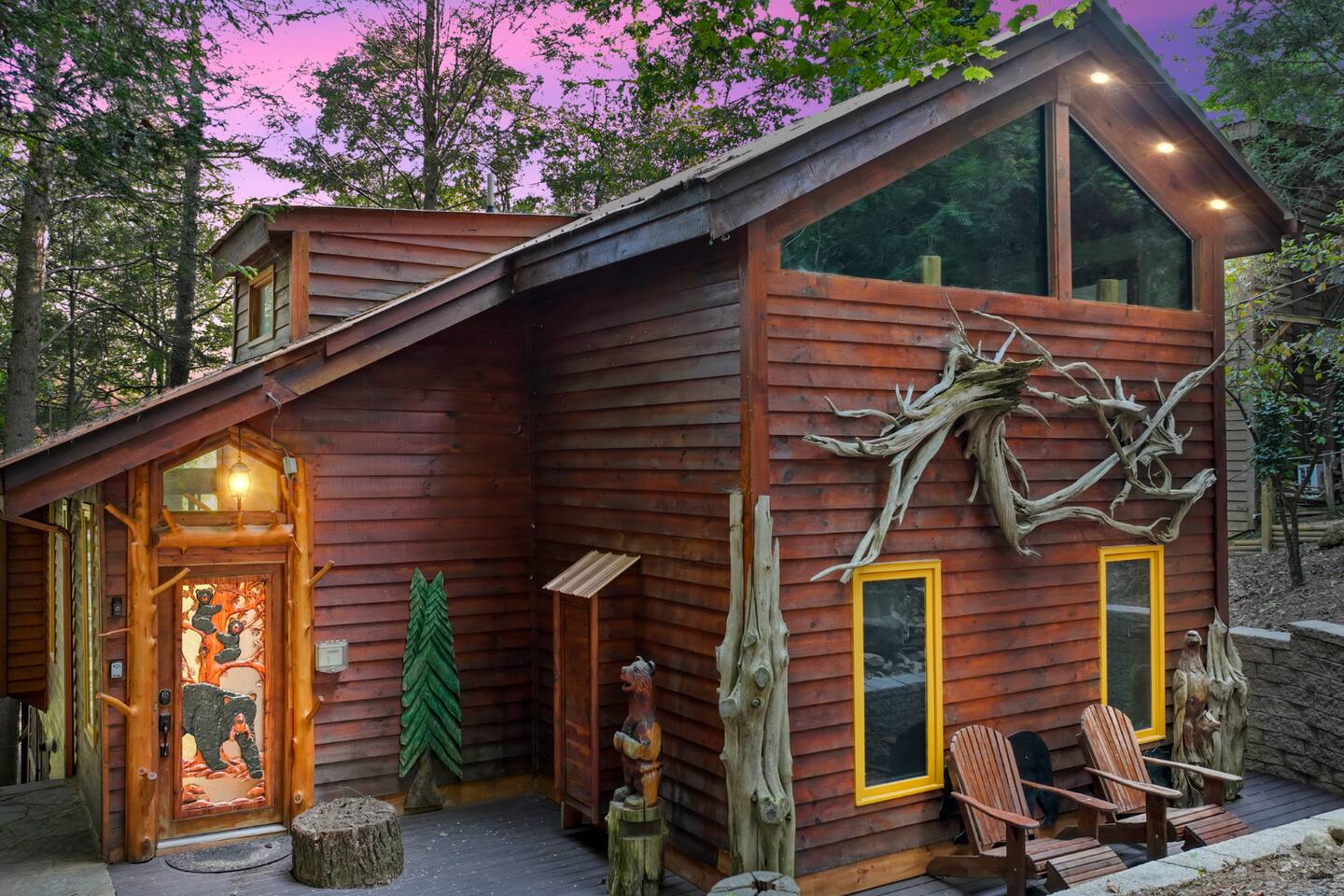 Private Cabin On River! HotTub, Fire Pit, Fishing