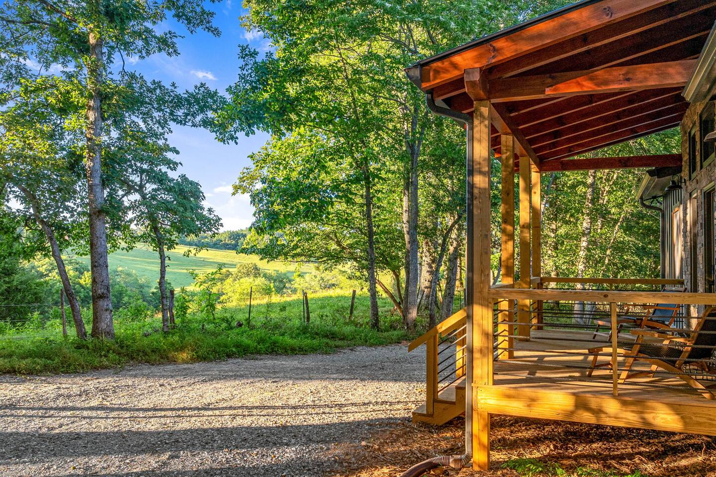 Breeze: Modern Cabin Near Downtown Blue Ridge