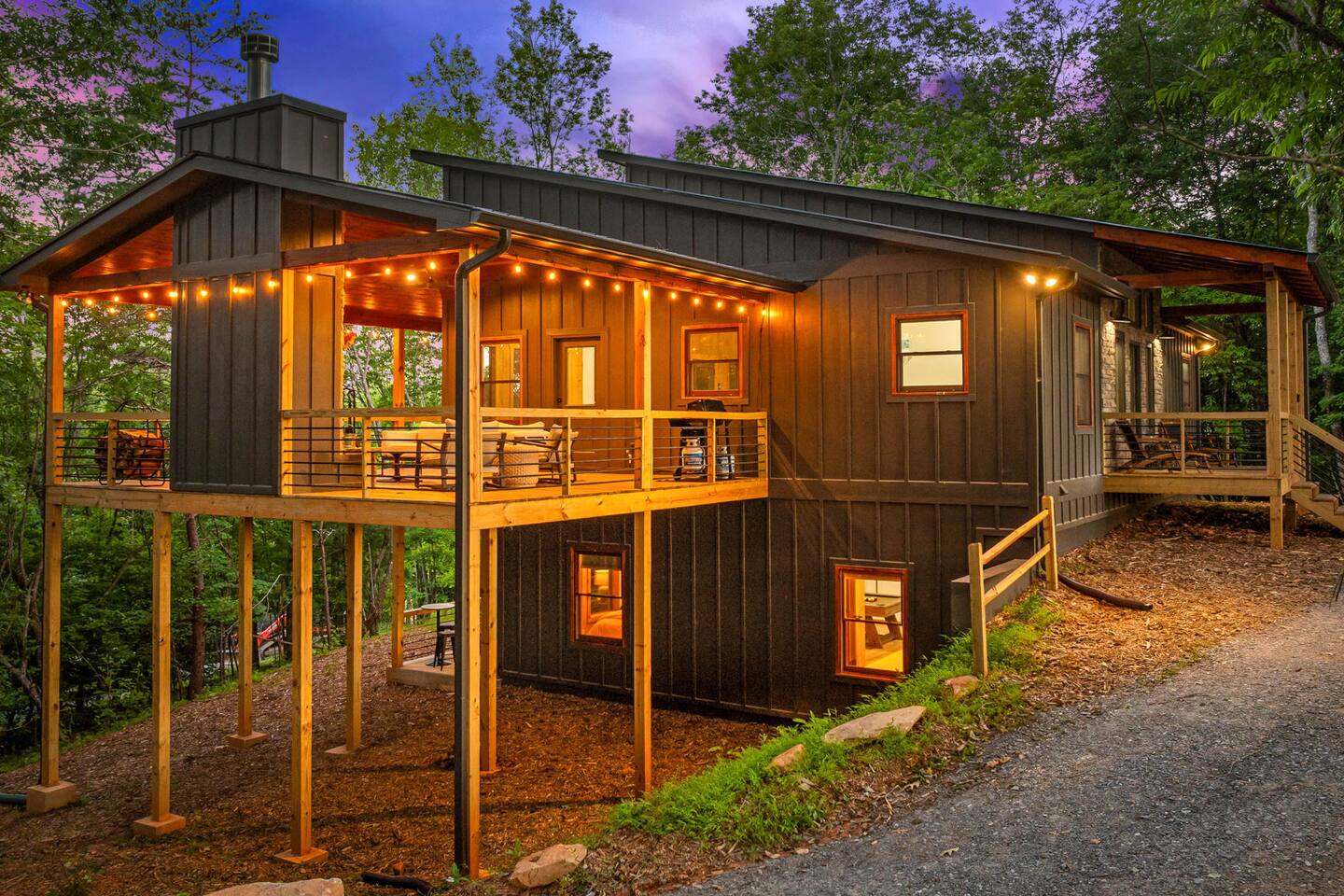 Breeze: Modern Cabin Near Downtown Blue Ridge