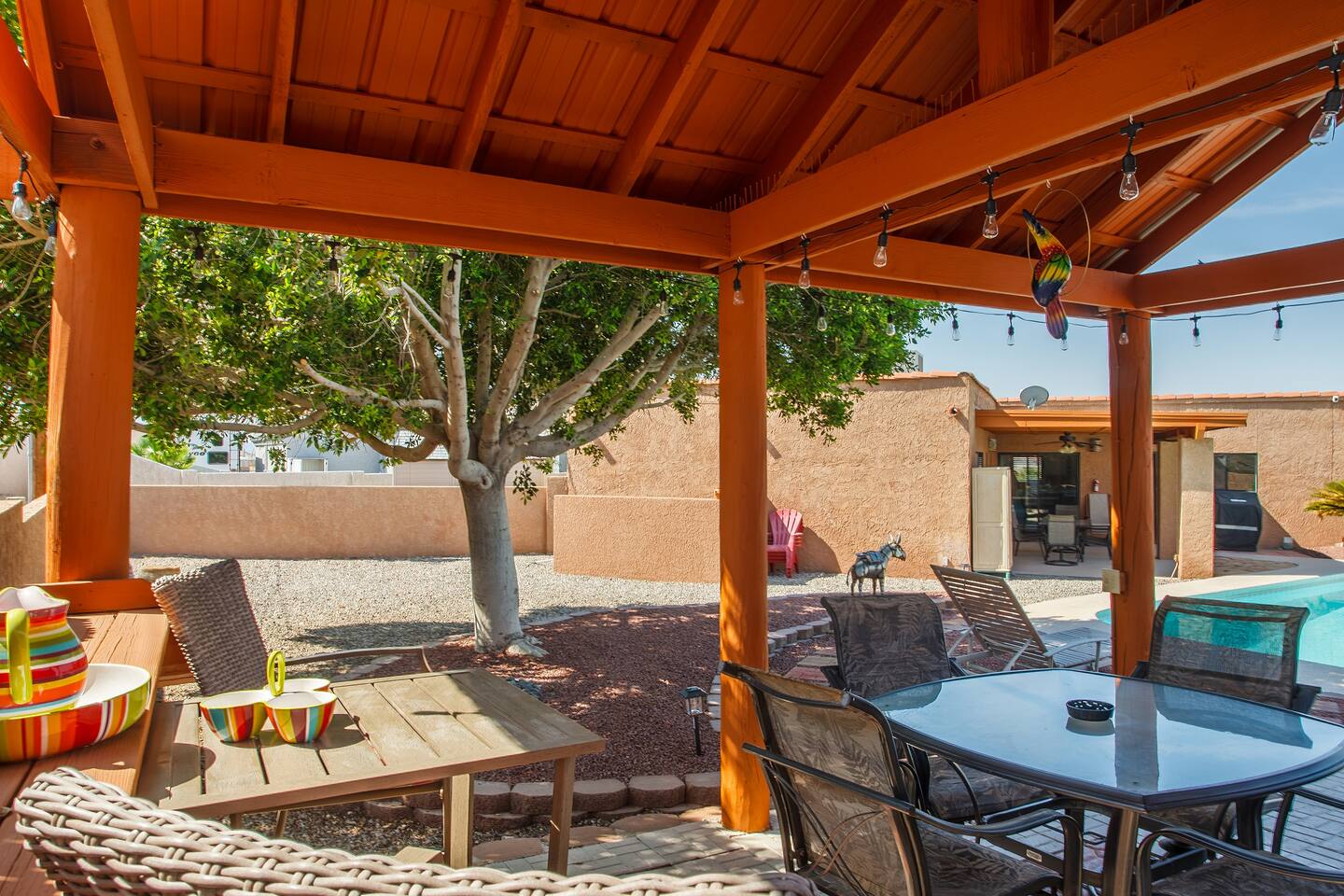 Lake Havasu: Big Pool & BBQ Fun!
