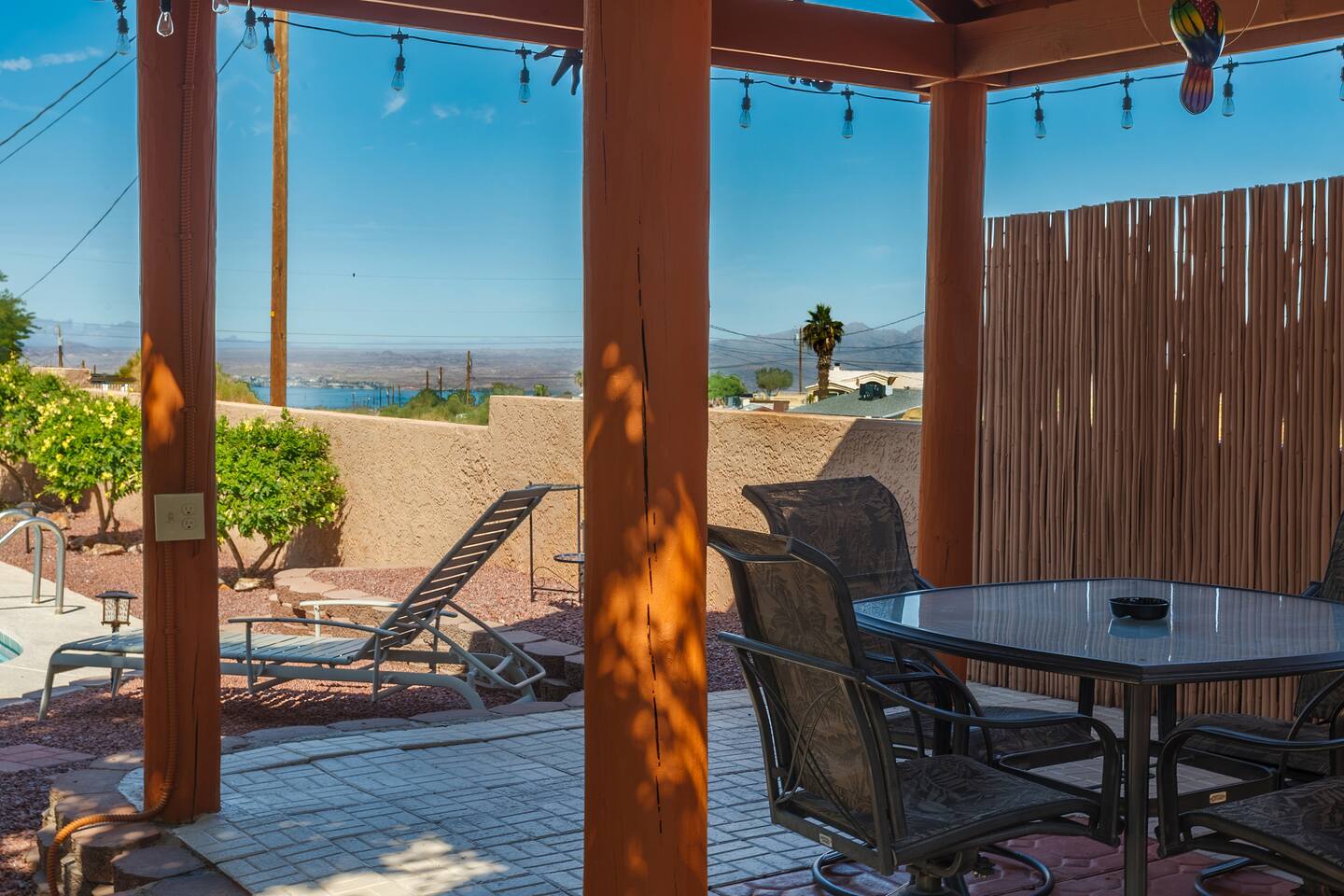 Lake Havasu: Big Pool & BBQ Fun!