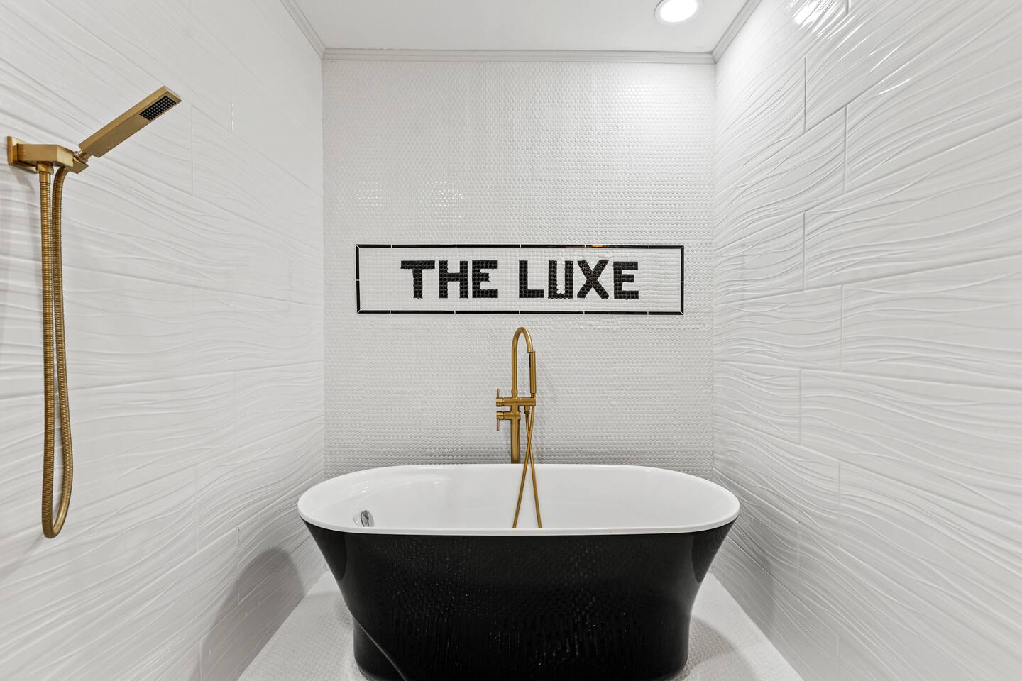 The Luxe Hot Tub Private Bar 12 Min to Horse Park