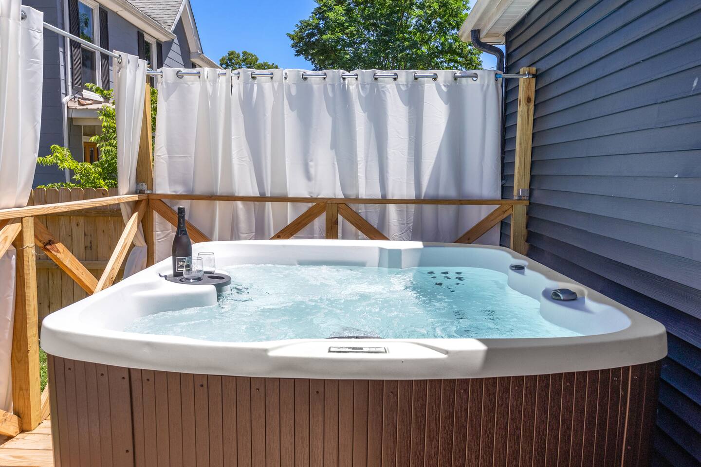 The Luxe Hot Tub Private Bar 12 Min to Horse Park