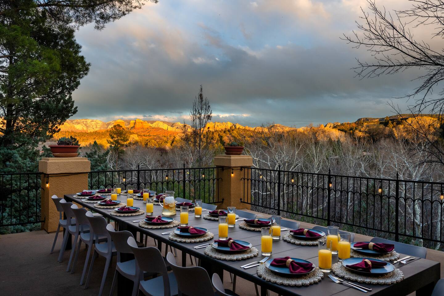 Sunstone Stillhouse — 8BR Estate with Oak Creek Access, Pool & Spa