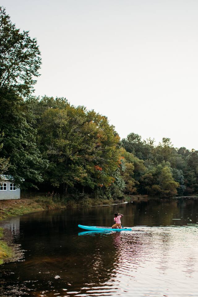 25-Acre Oxford Retreat | Lakefront Cabin + Hot Tub