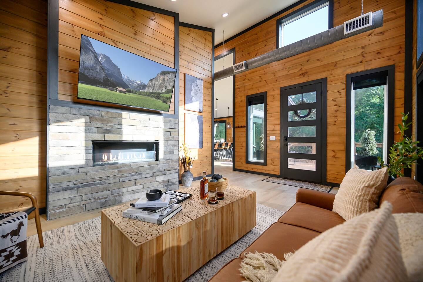 Unhurried Mornings for Two | Spa Suite + Hot Tub