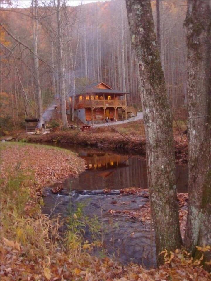 Peaceful Creekside Escape on Yellow Creek | WNC — Robbinsville, NC — vacation rental