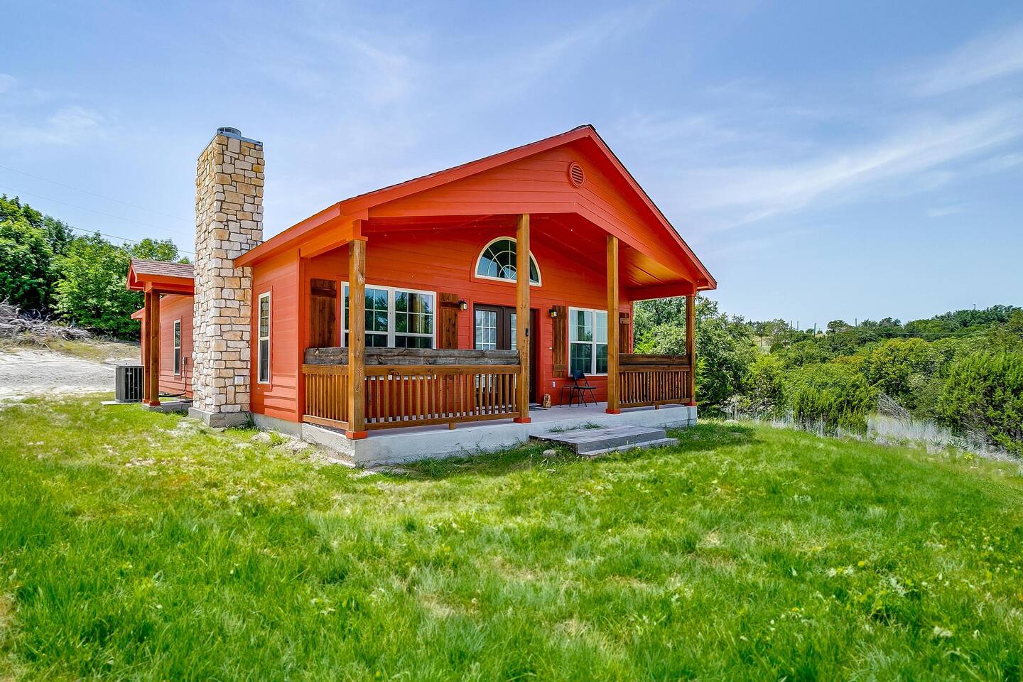 3BR, 2BA Cabin – Cozy Stay for Job Travelers