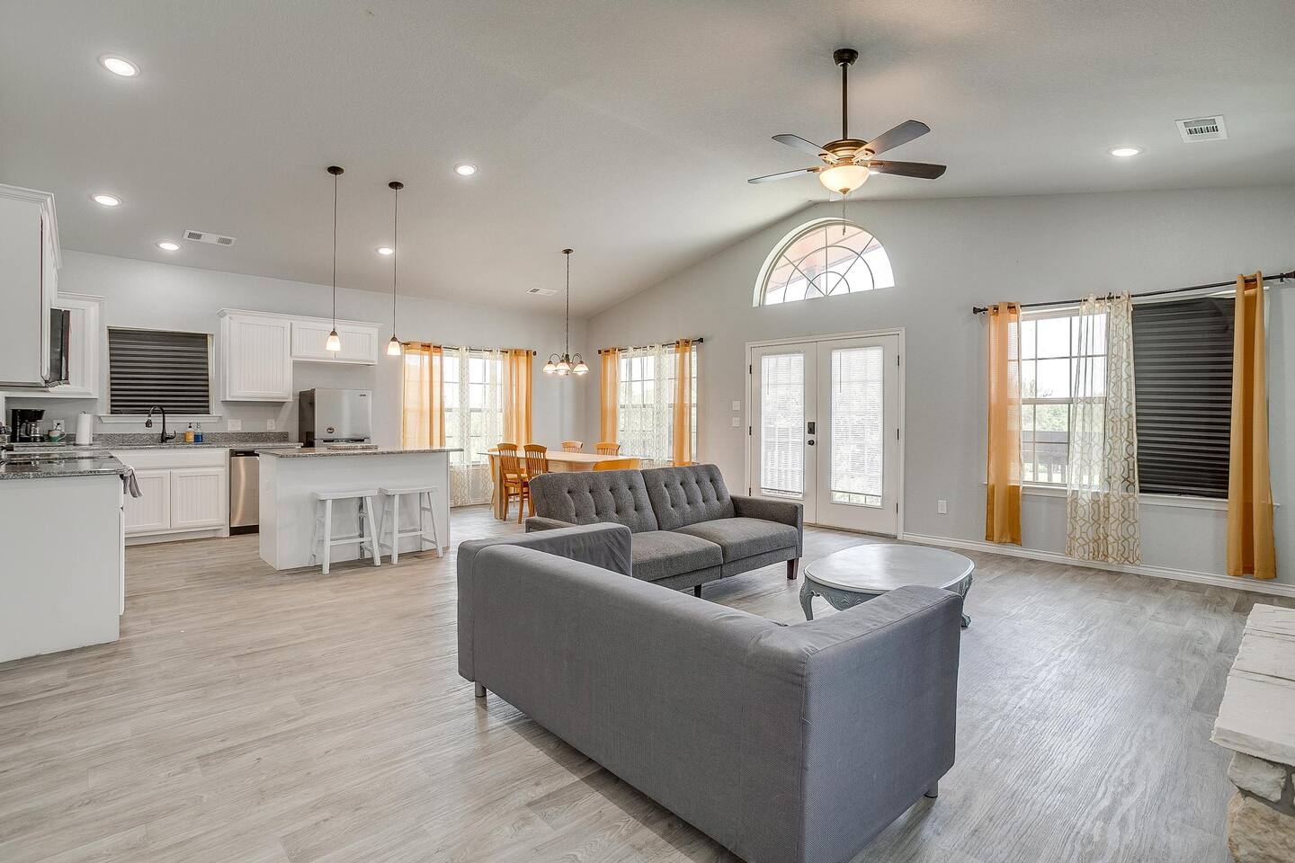 3BR, 2BA Cabin – Cozy Stay for Job Travelers