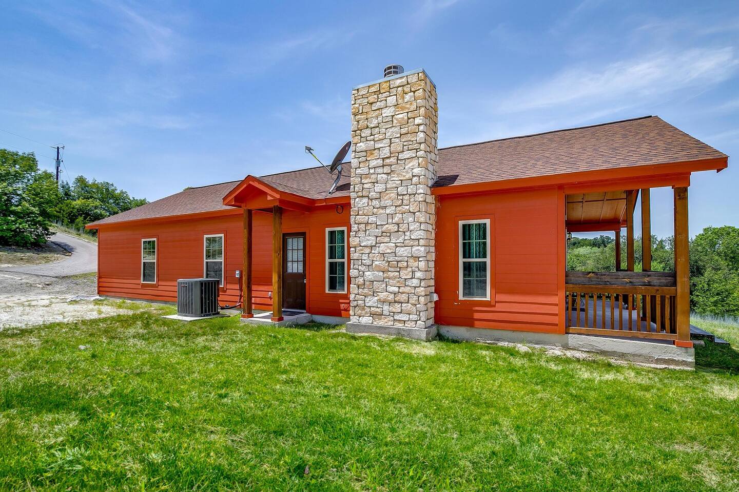3BR, 2BA Cabin – Cozy Stay for Job Travelers