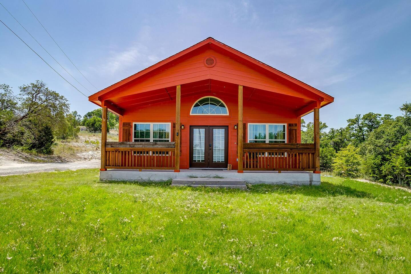 3BR, 2BA Cabin – Cozy Stay for Job Travelers — Granbury — vacation rental